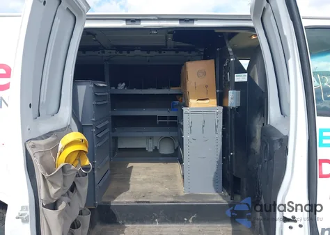 2017 Chevrolet Express 2500 Work Van z USA, uszkodzony, nr VIN 1GCWGAFF7H1118835